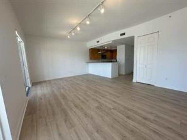 2631 NE 14th Ave, Unit 208 in Wilton Manors, FL - Building Photo - Building Photo