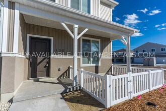 100 Riverside Drive in Saratoga Springs, UT - Building Photo - Building Photo