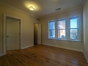 3252 N Clifton Ave, Unit #3250-N3 in Chicago, IL - Building Photo - Building Photo