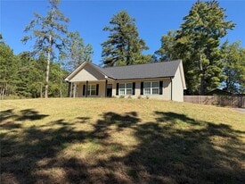 635 Ben Higgins Rd in Dahlonega, GA - Building Photo