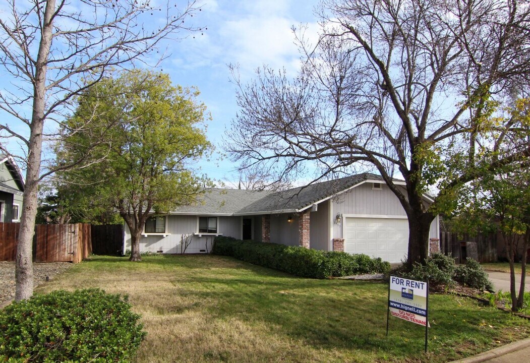 1757 Kildare Dr in Redding, CA - Building Photo
