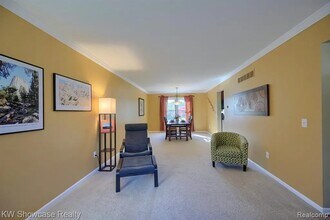 24509 Simmons Dr in Novi, MI - Foto de edificio - Building Photo