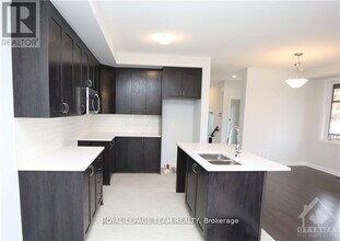 128 Lynn Coulter St in Ottawa, ON - Building Photo - Building Photo
