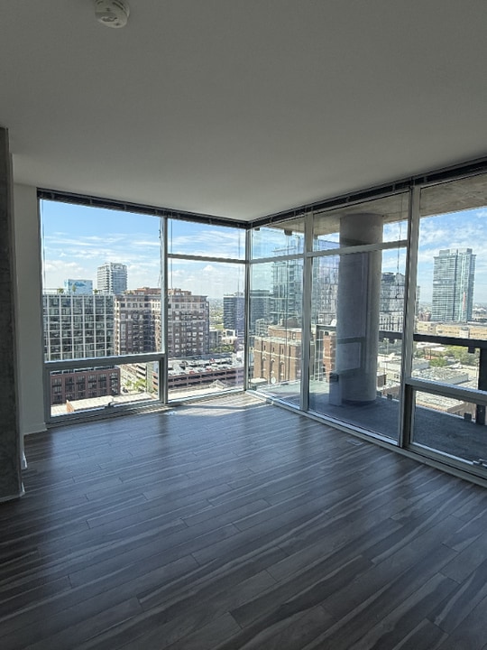 805 N LaSalle St in Chicago, IL - Building Photo