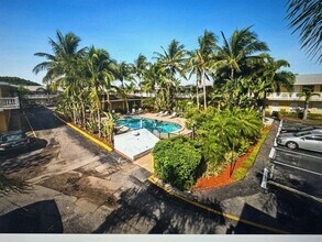 4051 NE 13th Ave, Unit 60-3 in Oakland Park, FL - Building Photo - Building Photo