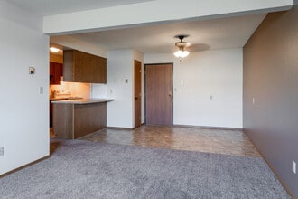 Lone Oak Apartments in Buffalo, MN - Foto de edificio - Interior Photo