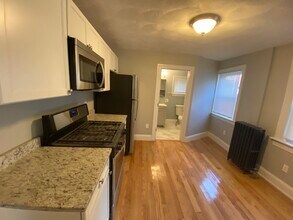 309 Highland Ave, Unit A in Somerville, MA - Building Photo - Building Photo