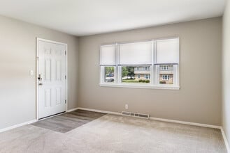 7215 Euston St in Greendale, WI - Building Photo - Building Photo