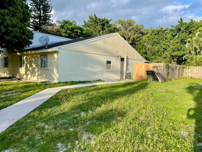 4495 NW 3rd Dr in Delray Beach, FL - Building Photo - Building Photo