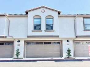 16126 Lumia Wy in Fontana, CA - Building Photo - Building Photo