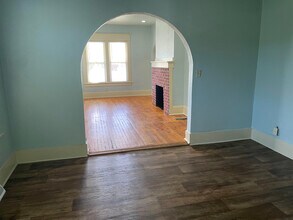 406 Naymut St, Unit Lower in Menasha, WI - Building Photo - Building Photo