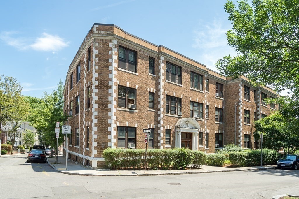 65 Lanark Rd, Unit 7 in Boston, MA - Building Photo