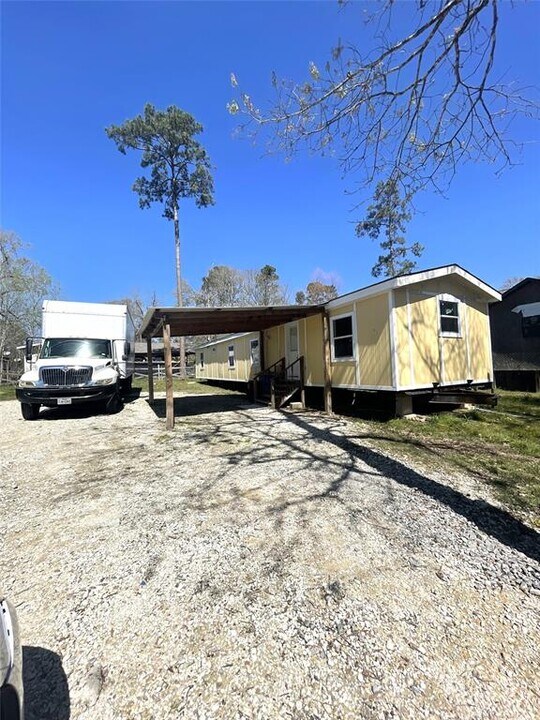 25956 Lantern Ln in New Caney, TX - Building Photo