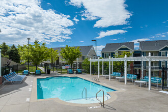 Cresthaven in Lehi, UT - Foto de edificio - Building Photo