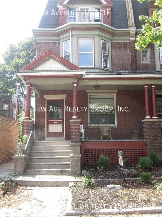 4814 Cedar Ave in Philadelphia, PA - Building Photo