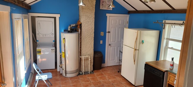 43 Division St, Unit 2 in New Brunswick, NJ - Building Photo - Building Photo