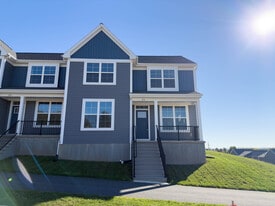 216 Ringneck Cir in Elizabethtown, PA - Building Photo