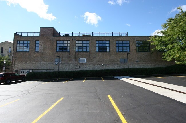 106 N 2nd St in West Dundee, IL - Building Photo - Building Photo