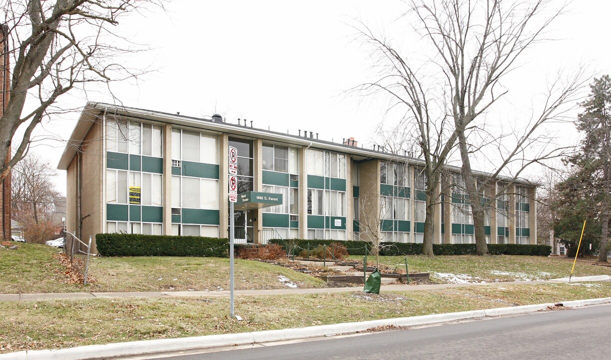 Forest Terrace in Ann Arbor, MI - Building Photo