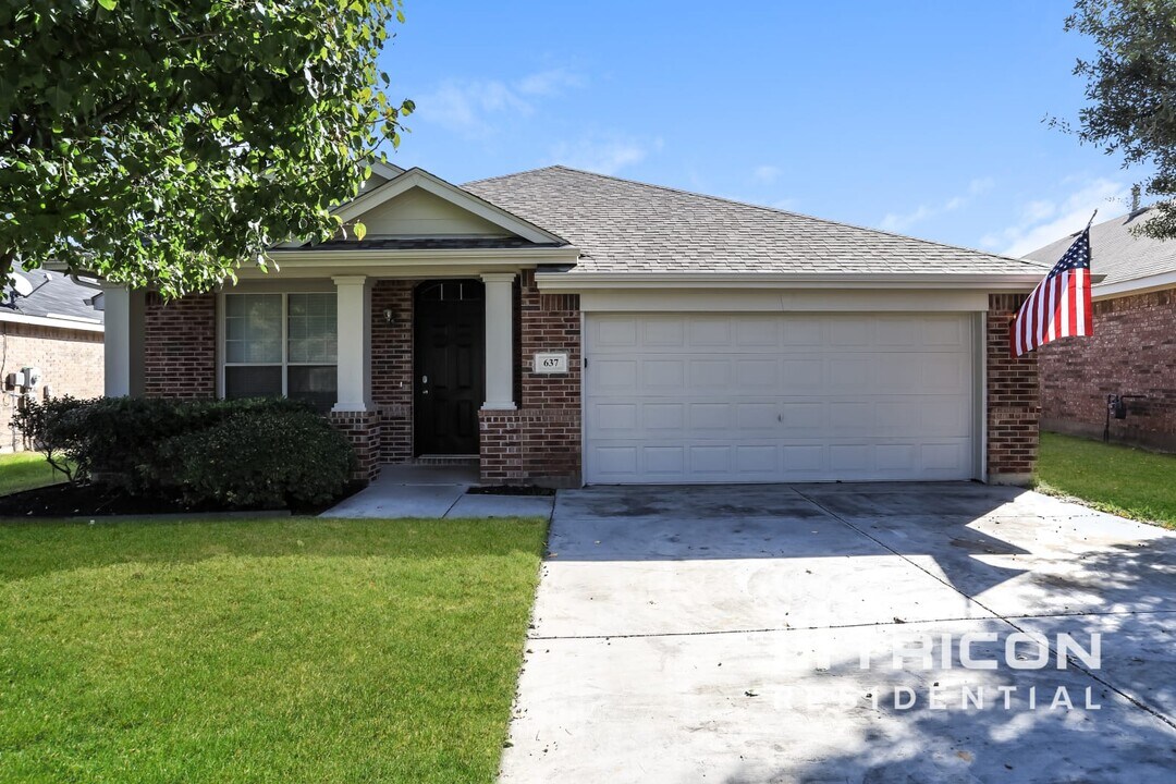 637 Chalk Knoll Rd in Fort Worth, TX - Building Photo