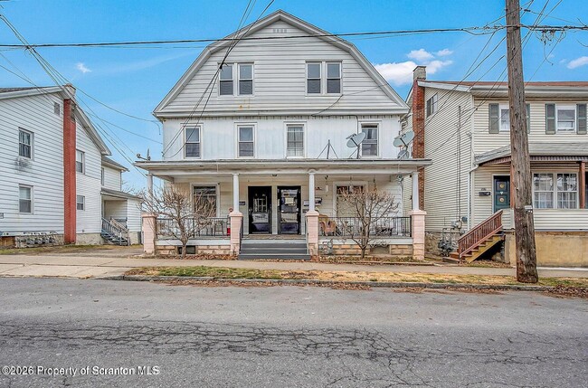 402 Scott St