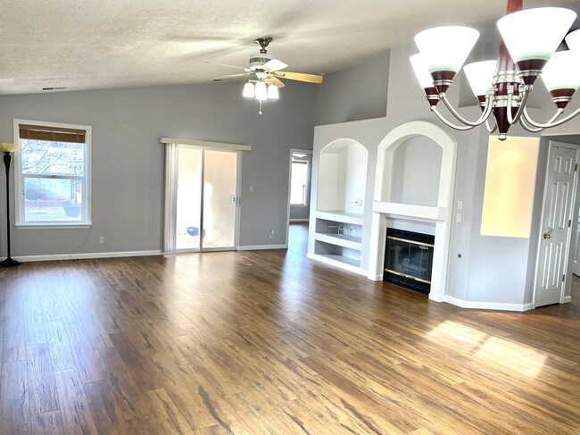 909 Tony Sanchez Dr SE in Albuquerque, NM - Building Photo - Building Photo