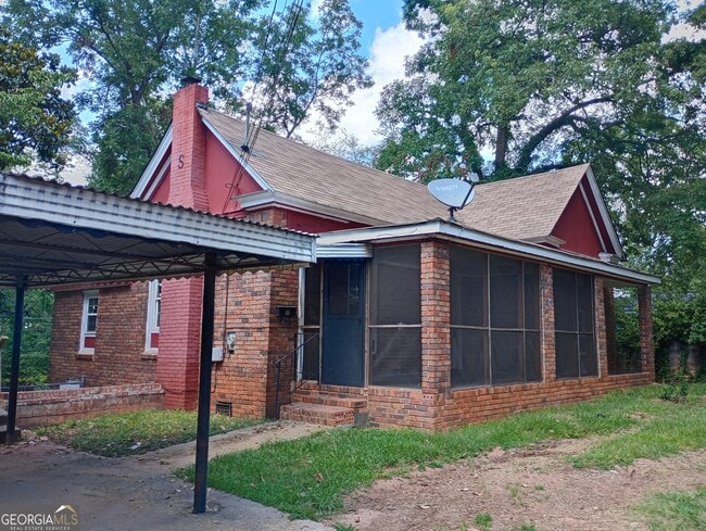 property at 8 Walker St
