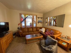 1912 Greysolon Rd in Duluth, MN - Building Photo - Building Photo