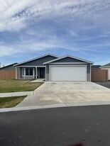 731 NE 8th St in Hermiston, OR - Building Photo