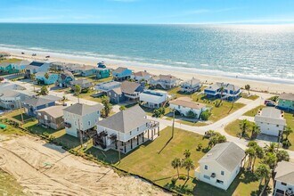 12940 John Reynolds Rd in Galveston, TX - Building Photo - Building Photo