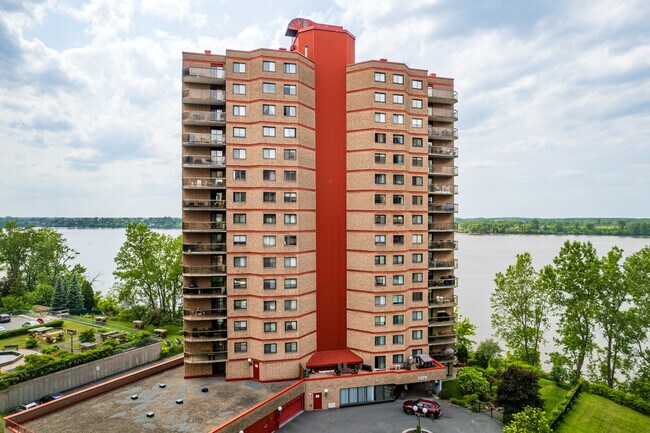 Condominium La Vigie in Montréal, QC - Building Photo - Building Photo