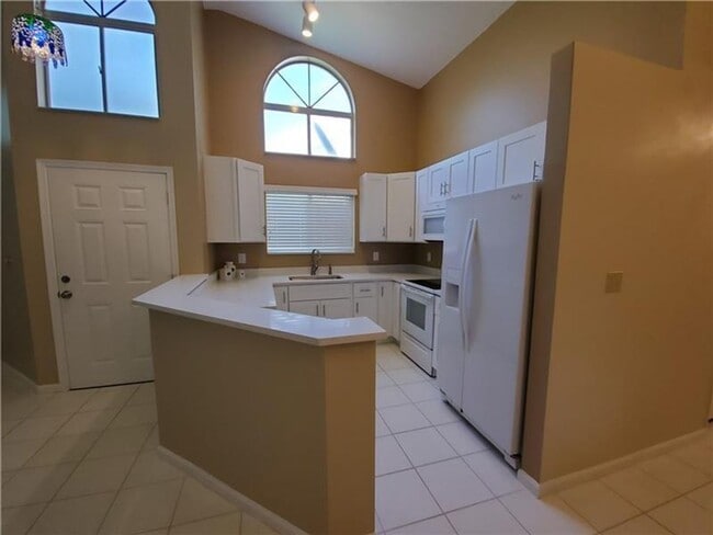 7546 Pinewalk Dr S in Margate, FL - Building Photo - Building Photo