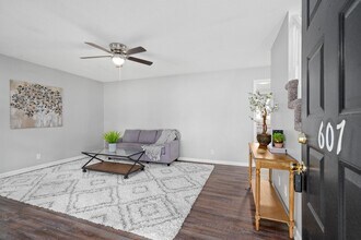 607 Bay Ln in Clarksville, TN - Building Photo - Building Photo