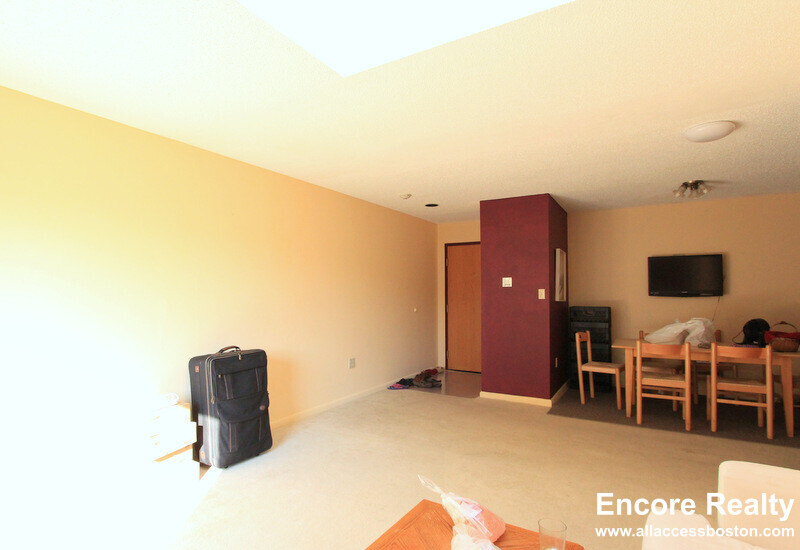 23 Elm St, Unit 303 in Somerville, MA - Building Photo