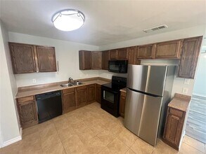 2523 Cunningham St in Irving, TX - Building Photo - Building Photo