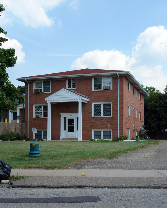 914 N Main St in Canton, OH - Building Photo