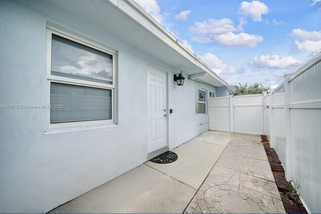 property at 1041 NE 9th Ave