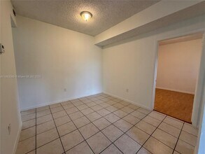 2421 NW 96th Terrace in Pembroke Pines, FL - Building Photo - Building Photo