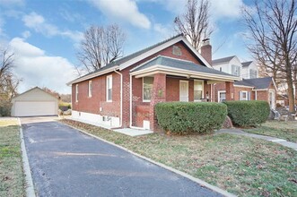 11136 Larimore Rd in St. Louis, MO - Building Photo - Building Photo