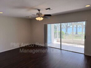 2372 Isle Royal Ct SE in Winter Haven, FL - Foto de edificio - Building Photo