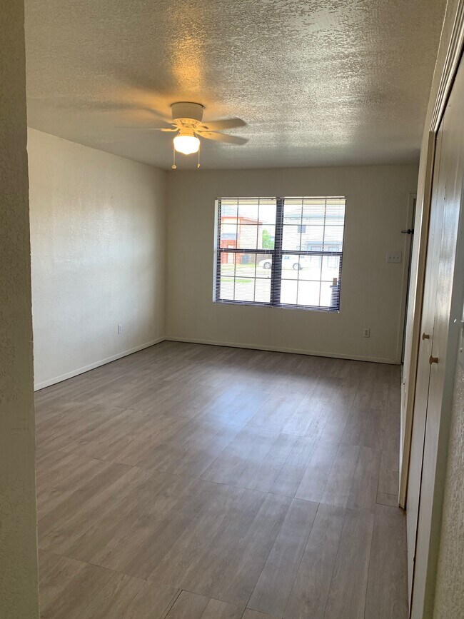 1110 Leslie Cir, Unit B in Killeen, TX - Foto de edificio - Building Photo