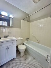 4126 W 8th St in Cincinnati, OH - Building Photo - Building Photo