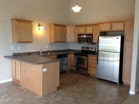 The Pines Townhomes in Fargo, ND - Building Photo