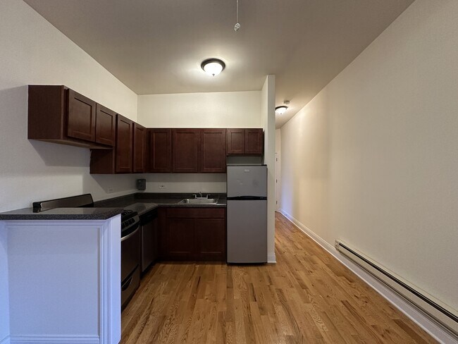 824 W Cornelia Ave in Chicago, IL - Building Photo - Building Photo