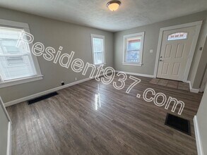 1727 Patterson Rd in Dayton, OH - Building Photo - Building Photo