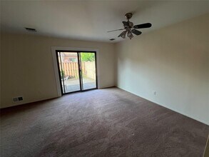 190 Scarlett Dr in Commack, NY - Building Photo - Building Photo