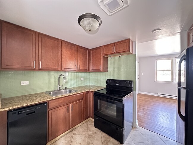 7632.5 N Milwaukee Ave in Niles, IL - Building Photo - Building Photo