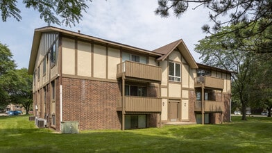 Nottingham Place Apartments in Kalamazoo, MI - Building Photo - Building Photo