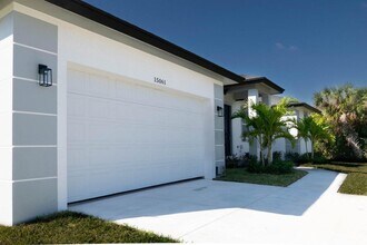 15061 Brainbridge Cir in Port Charlotte, FL - Building Photo - Building Photo