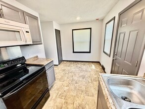 4018 N 42nd St in Omaha, NE - Building Photo - Building Photo